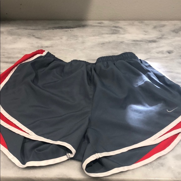 Nike Tempo shorts size mediums - Picture 4 of 4